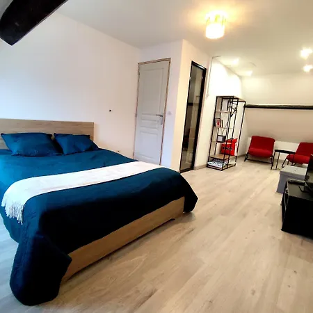 D'hote, Entre Les Marais Et La